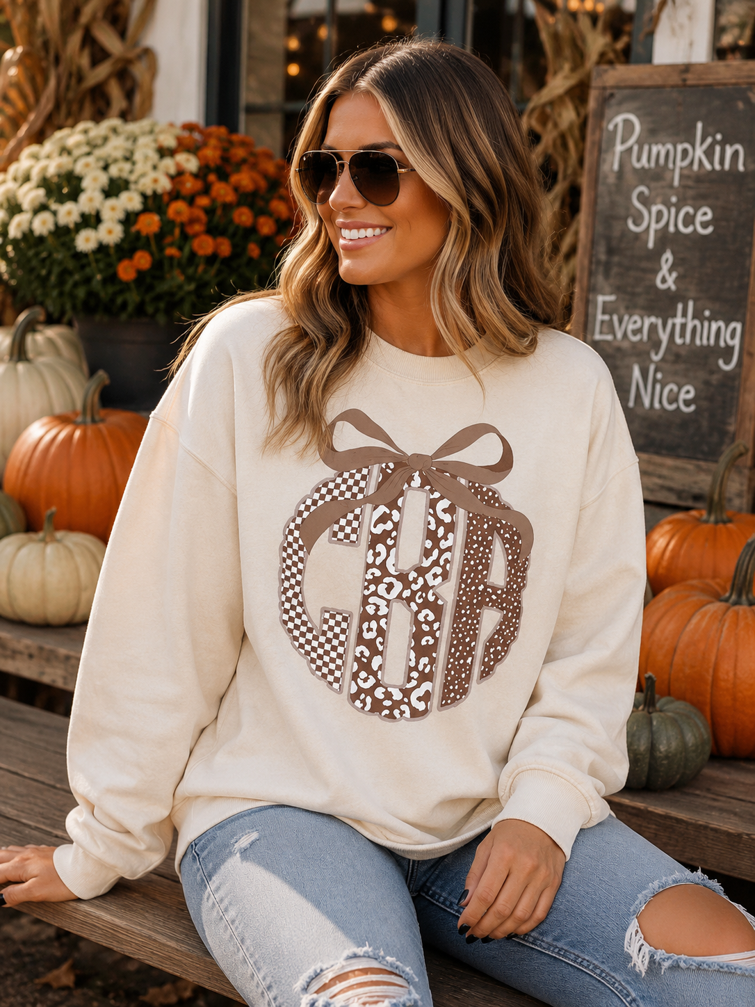 Neutral Era Circle Scalloped Monogram
